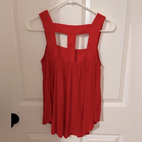 Red detailed back tank top - size small - Picture 1 of 6